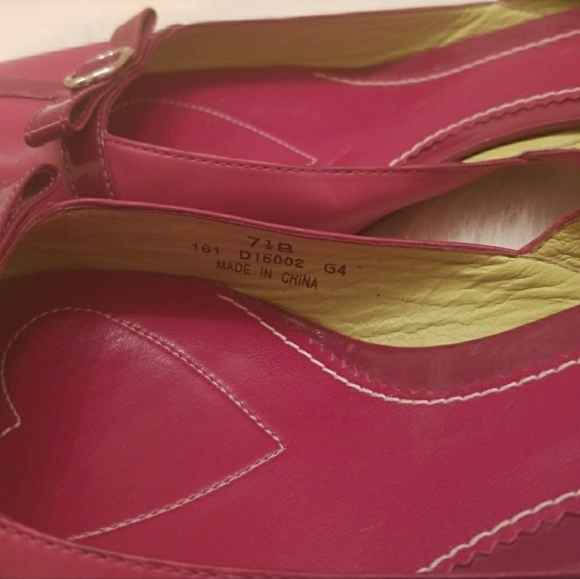 Cole Haan sling back closed toe kitten heels 7.5 - Picture 5 of 8